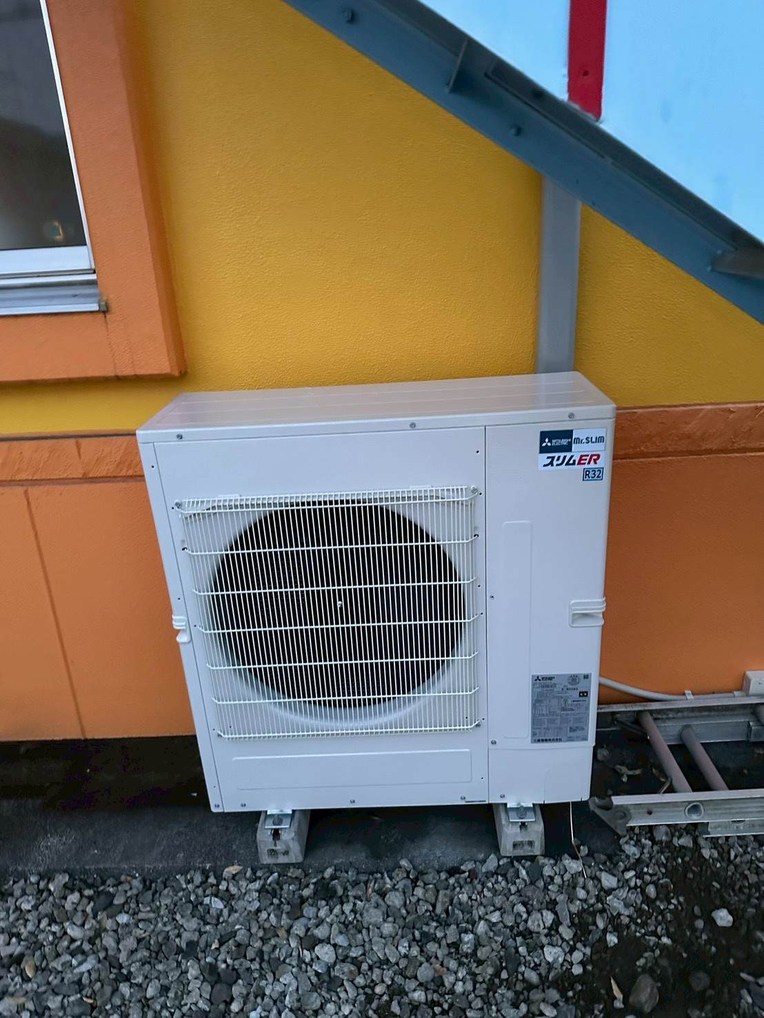 幼稚園業務用エアコン新規工事